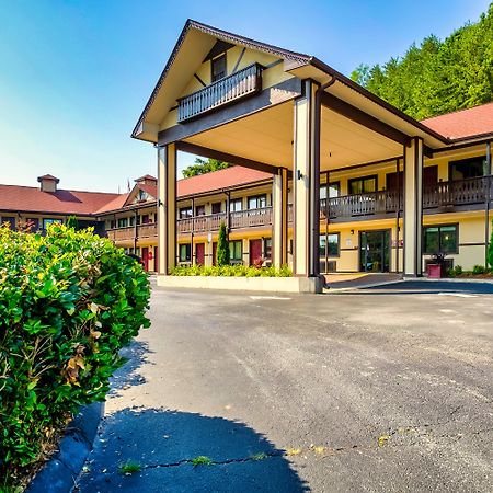 Red Roof Inn Хелен Экстерьер фото