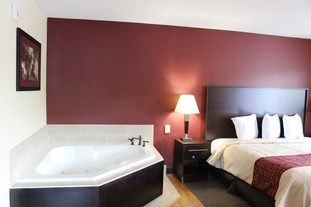 Red Roof Inn Хелен Экстерьер фото