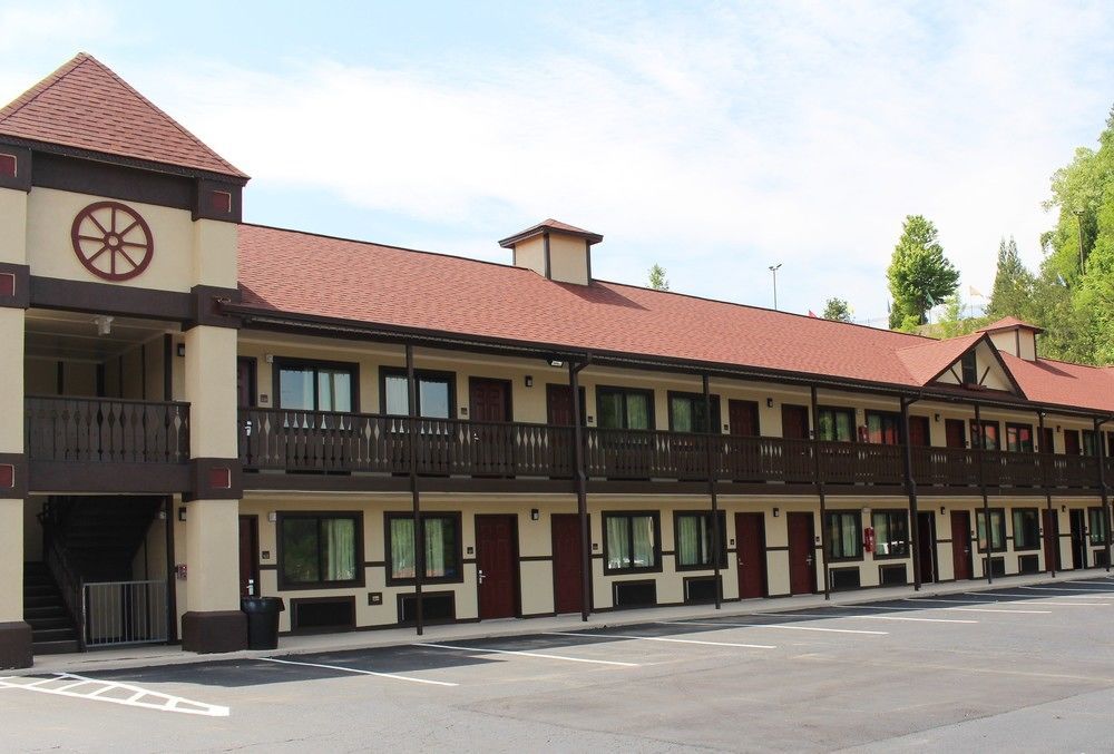 Red Roof Inn Хелен Экстерьер фото